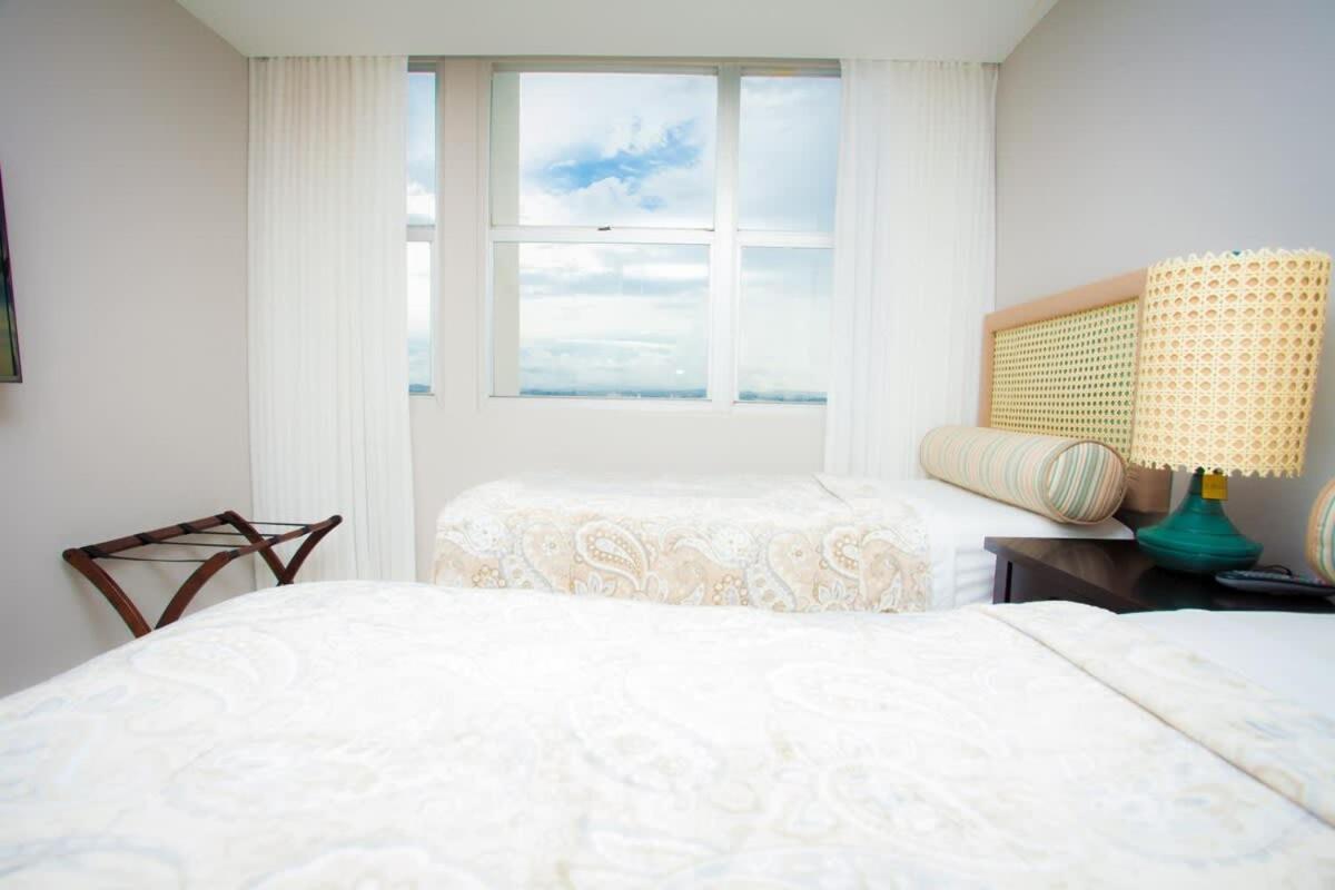 2Br Gem Ocean Front Building Isla Verde Beach San Juan Kültér fotó