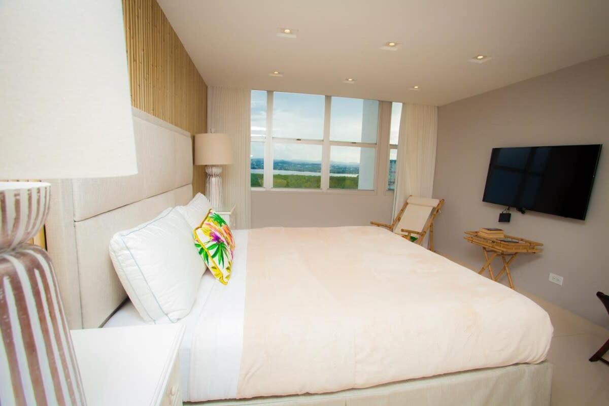 2Br Gem Ocean Front Building Isla Verde Beach San Juan Kültér fotó