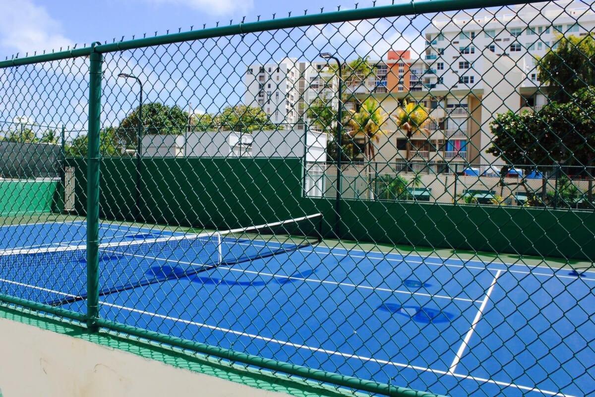 2Br Gem Ocean Front Building Isla Verde Beach San Juan Kültér fotó